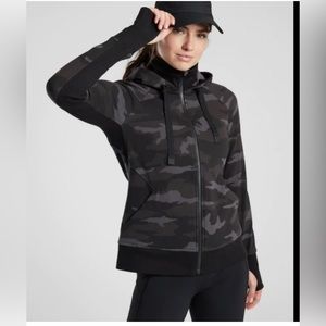 NWT Athleta Triumph Camo Printed Hoodie Size Small